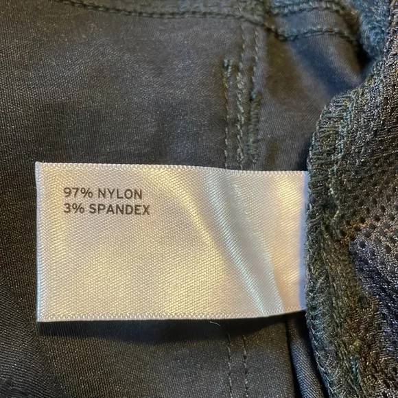 Duluth Trading Co Dry on the Fly Improved Capris - Black - Picture 14 of 16